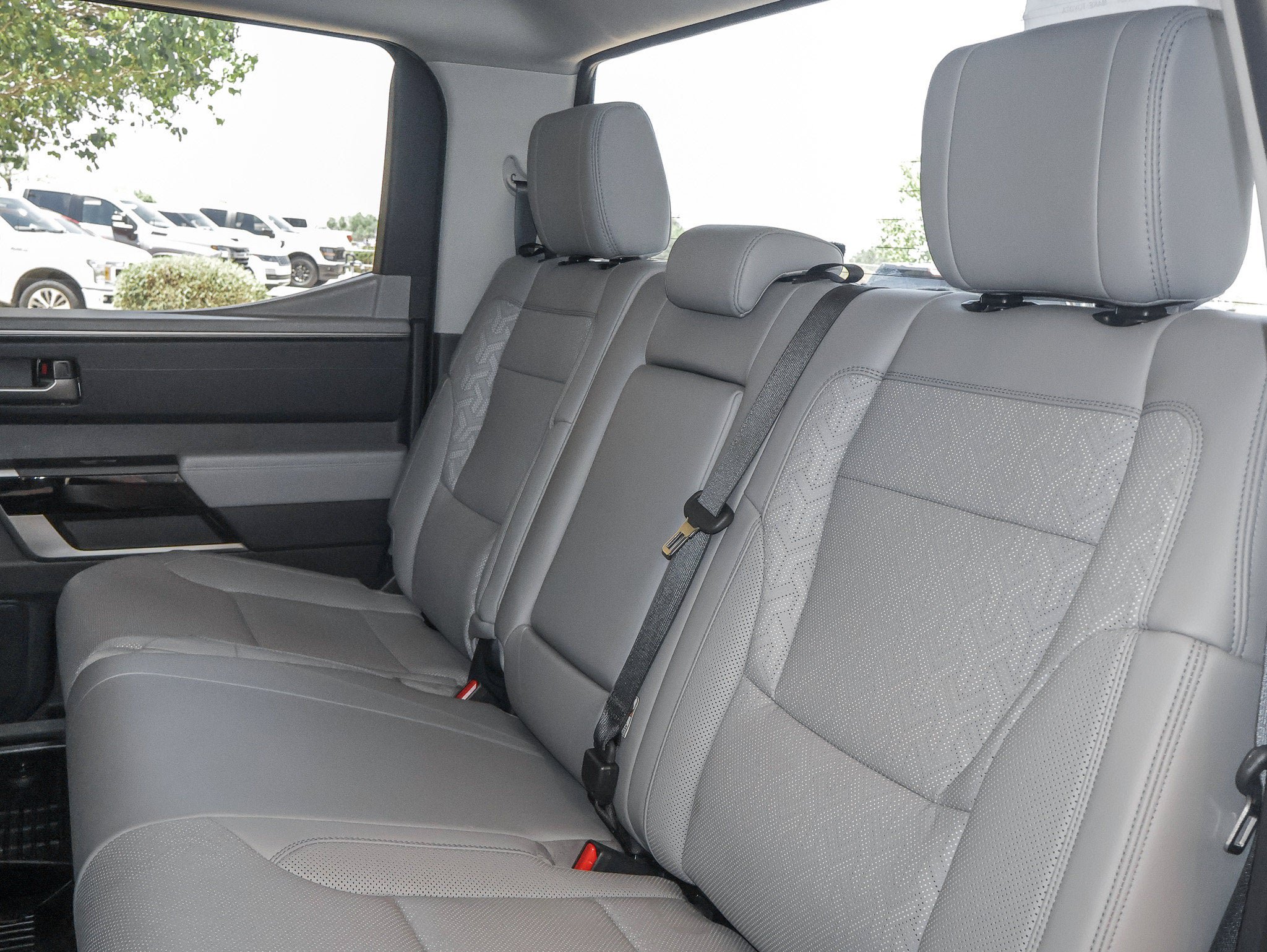 Used 2024 Toyota Tundra Limited AWD/4WD image 37