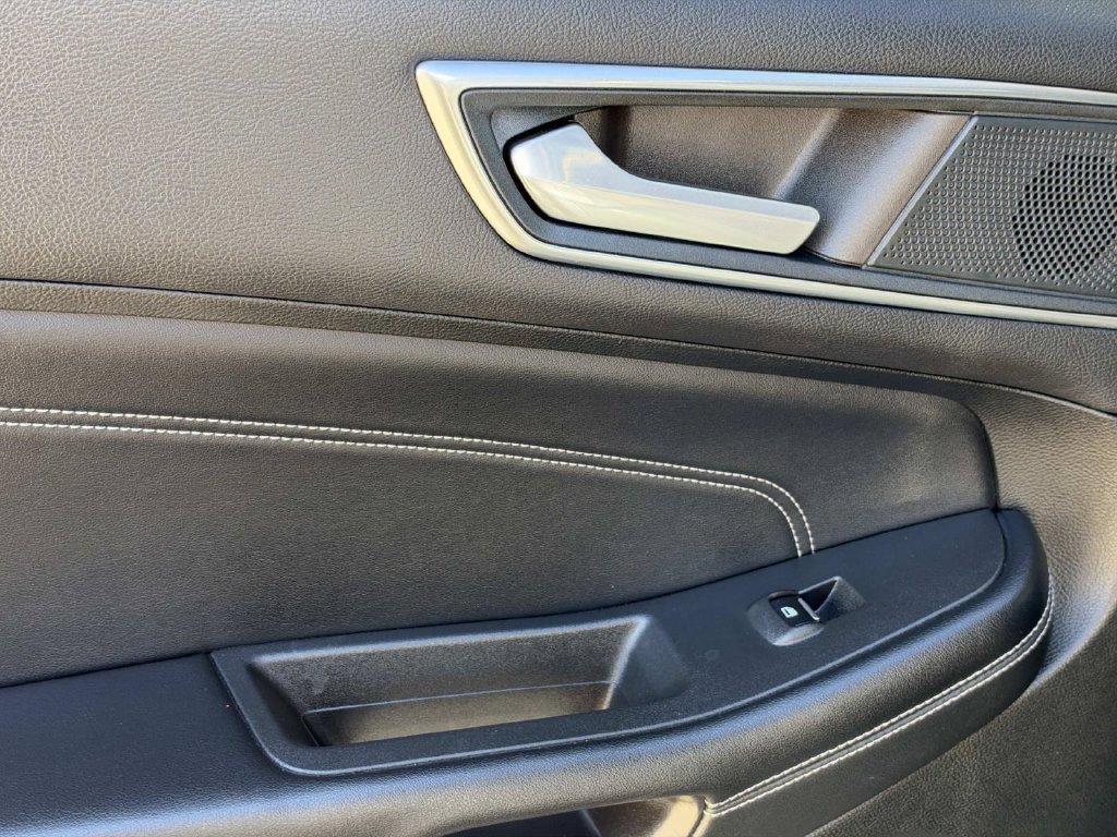 Certified 2023 Ford Edge Titanium AWD/4WD image 19
