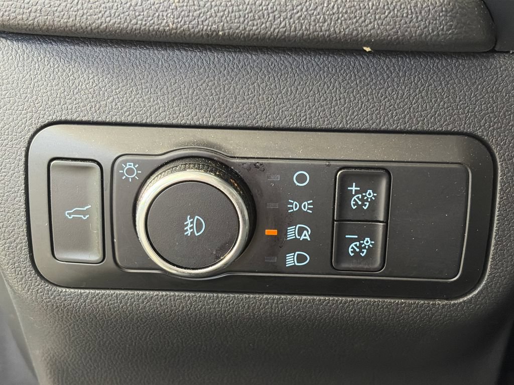 Certified 2025 Ford Escape ST-Line Select AWD/4WD image 24