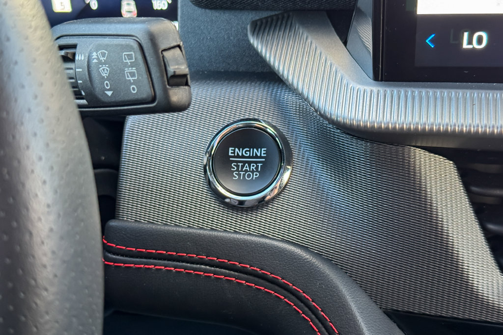 Certified 2025 Ford Explorer ST AWD/4WD image 33