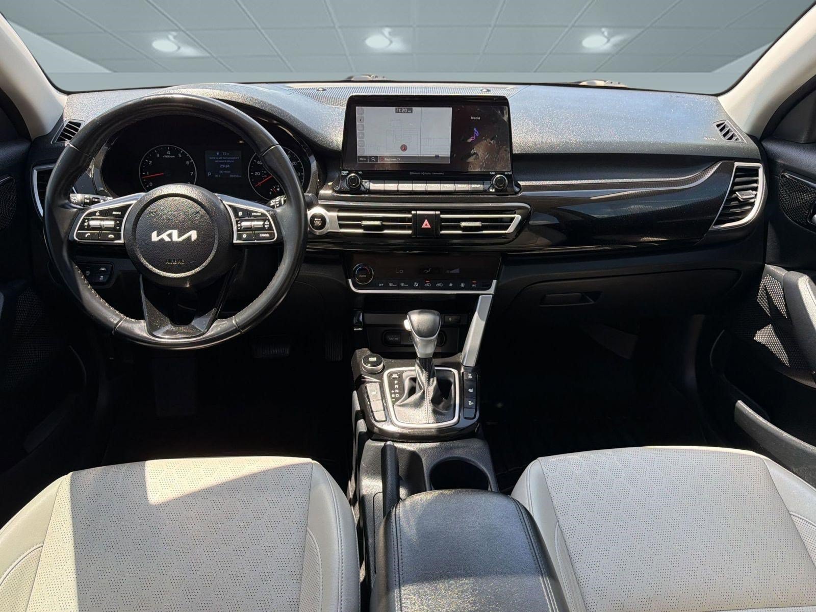 Used 2023 Kia Seltos EX AWD/4WD image 16