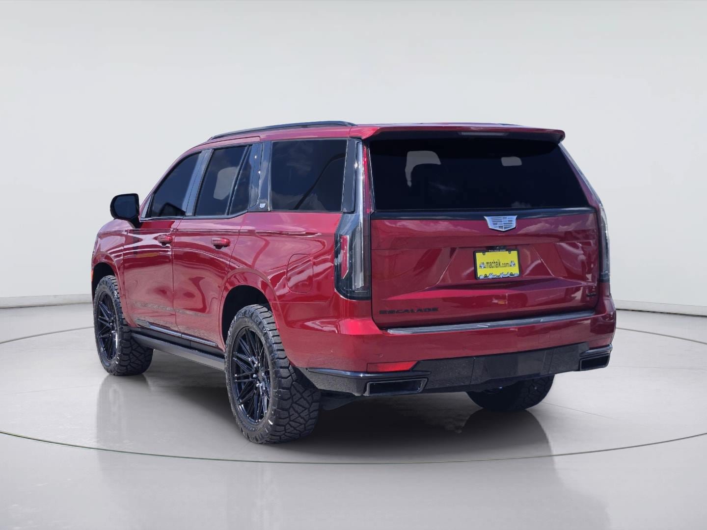 Used 2024 Cadillac Escalade Sport Platinum w/ LPO, Floor Liner Package AWD/4WD image 8
