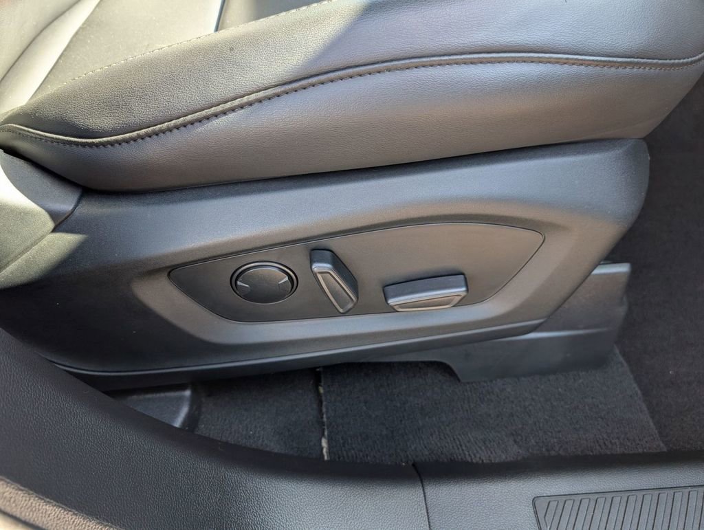 Certified 2021 Ford Explorer XLT w/ Equipment Group 202A image 53