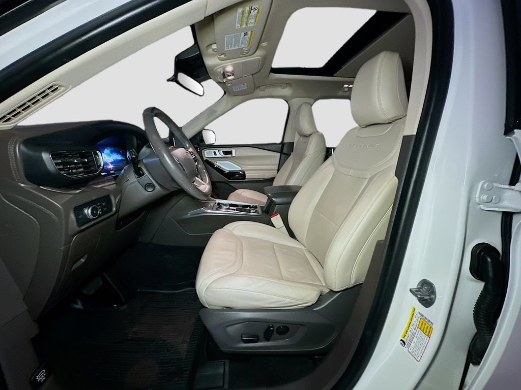 Certified 2022 Ford Explorer Platinum w/ Equipment Group 601A AWD/4WD image 20