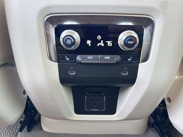 Used 2022 GMC Yukon XL Denali RWD image 18