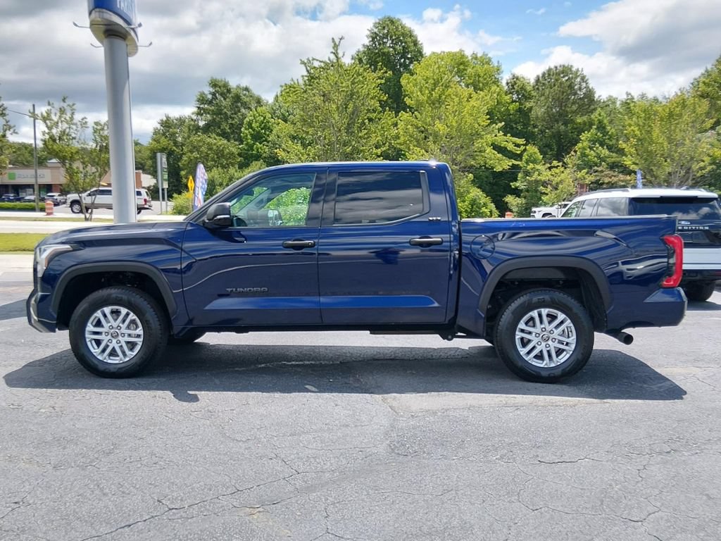 Used 2022 Toyota Tundra SR5 w/ SR5 Convenience Package AWD/4WD image 7