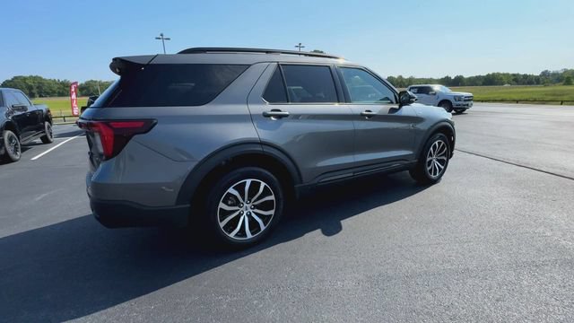 Certified 2025 Ford Explorer ST-Line AWD/4WD image 8