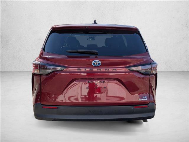 Used 2023 Toyota Sienna LE FWD image 7