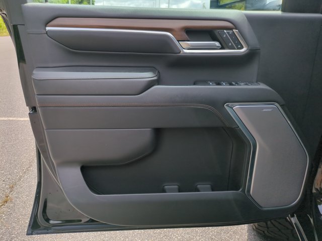 Used 2024 Chevrolet Silverado 2500 High Country w/ High Country Premium Package AWD/4WD image 13