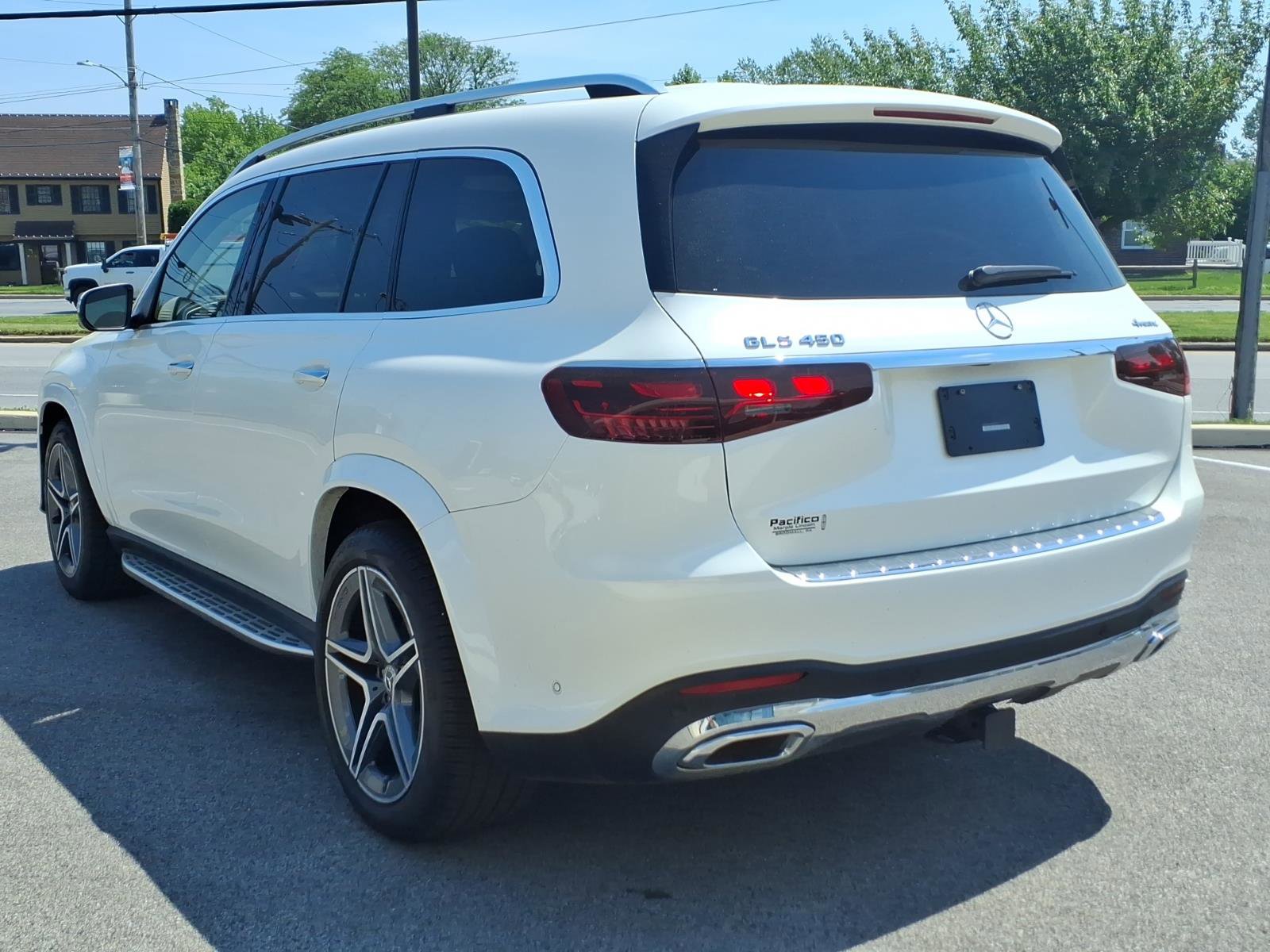 Used 2024 Mercedes-Benz GLS 450 4MATIC image 6