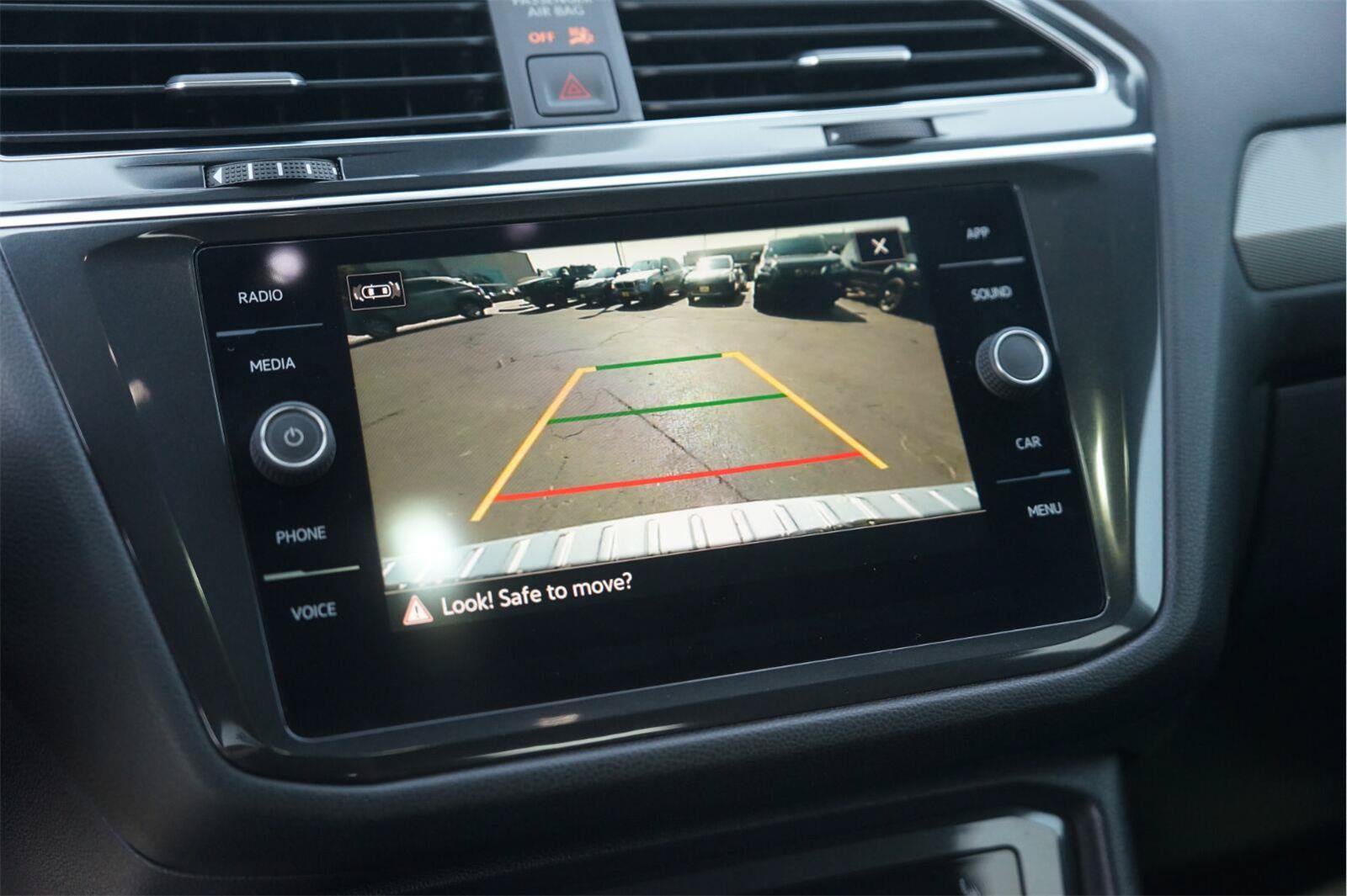 Used 2022 Volkswagen Tiguan SE R-Line FWD image 28