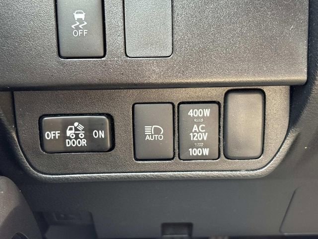 Used 2020 Toyota Tacoma TRD Sport AWD/4WD image 38