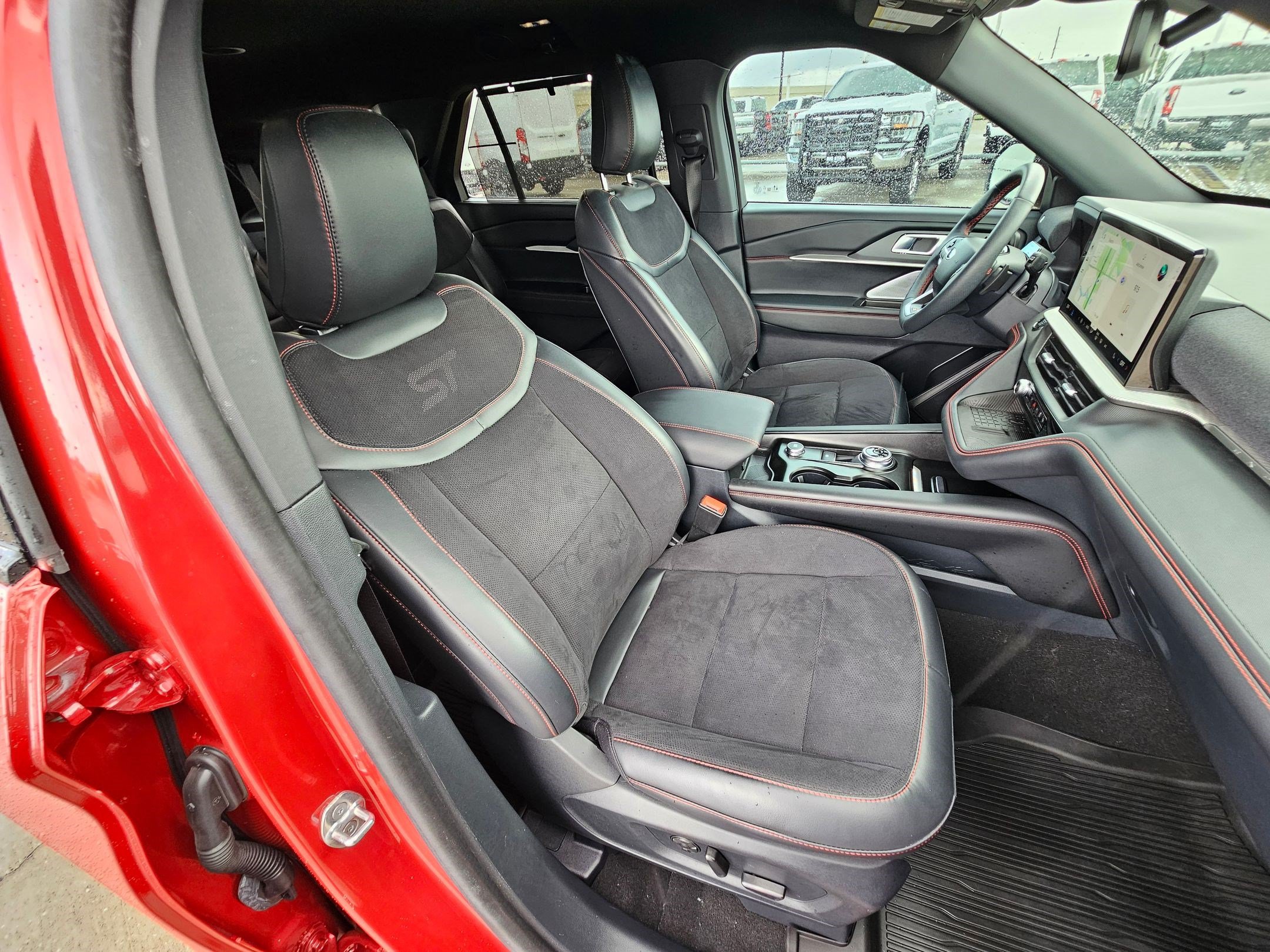 Certified 2025 Ford Explorer ST RWD image 33