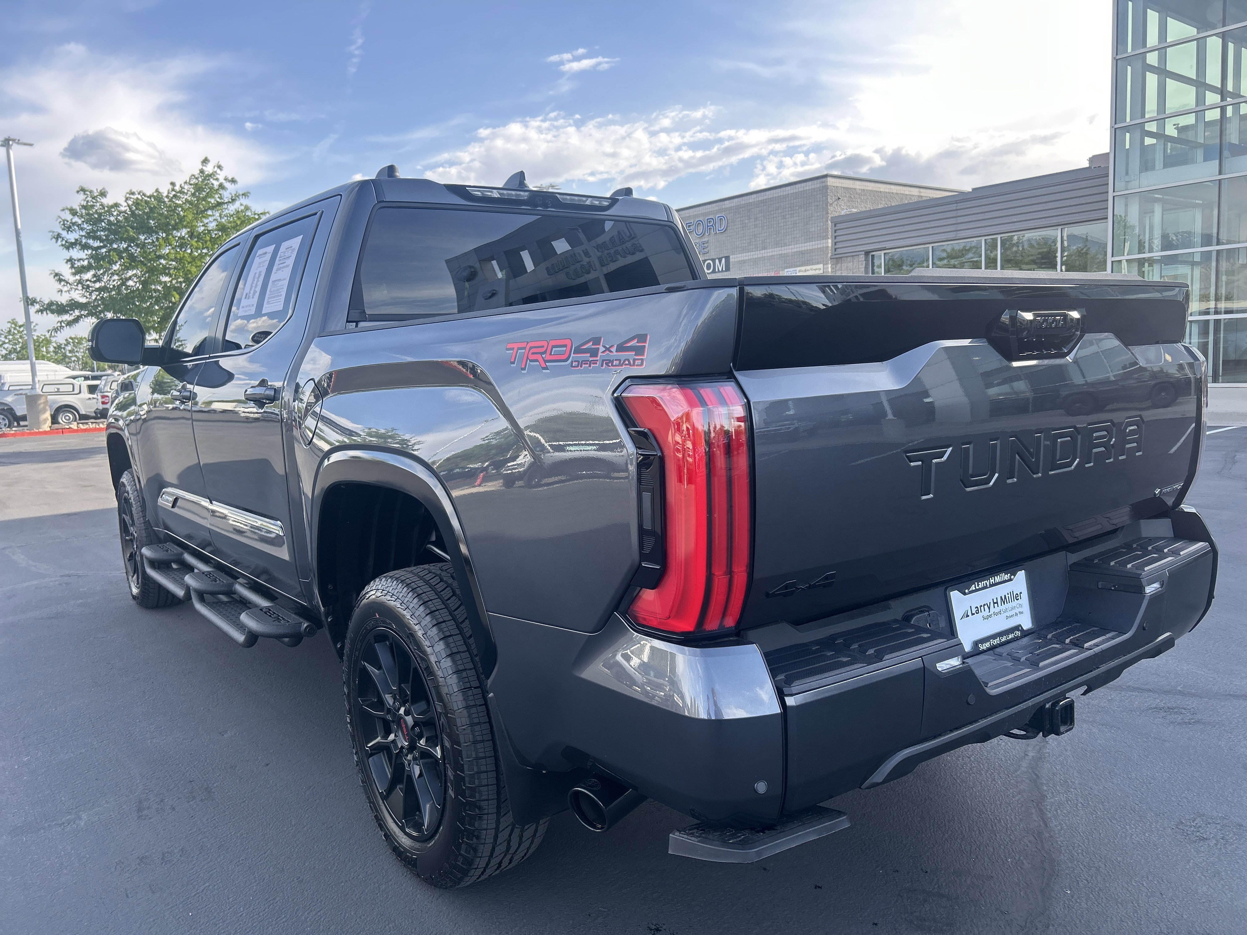 Used 2026 Toyota Tundra Platinum w/ TRD Off-Road Package AWD/4WD image 3