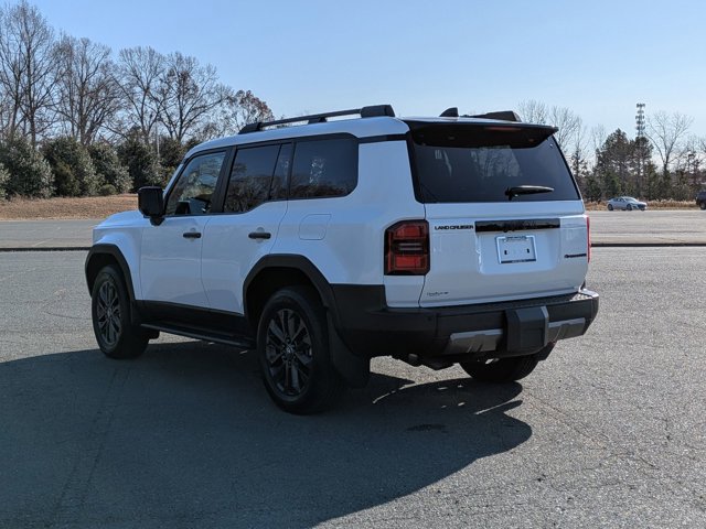 Used 2025 Toyota Land Cruiser image 6