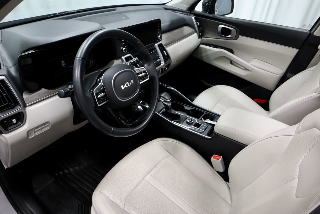 Used 2023 Kia Sorento EX w/ Panoramic Sunroof Package FWD image 26