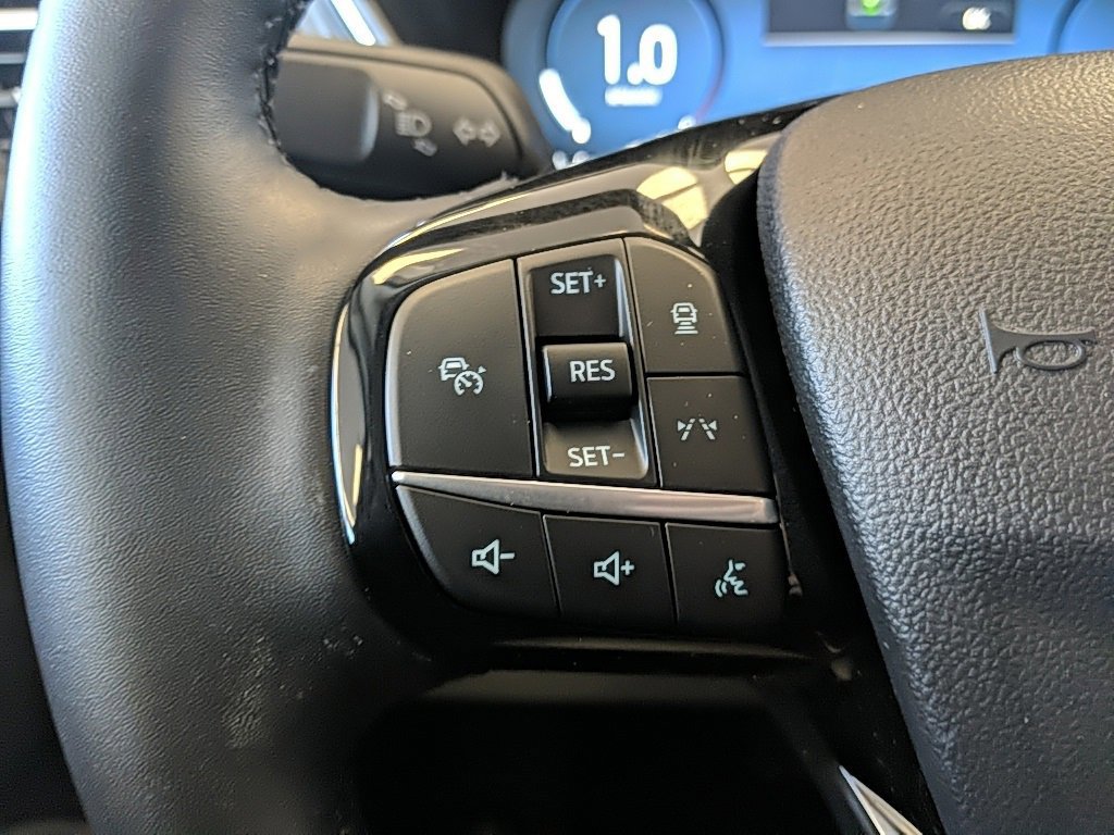 Certified 2025 Ford Escape Platinum w/ Premium Technology Package image 14