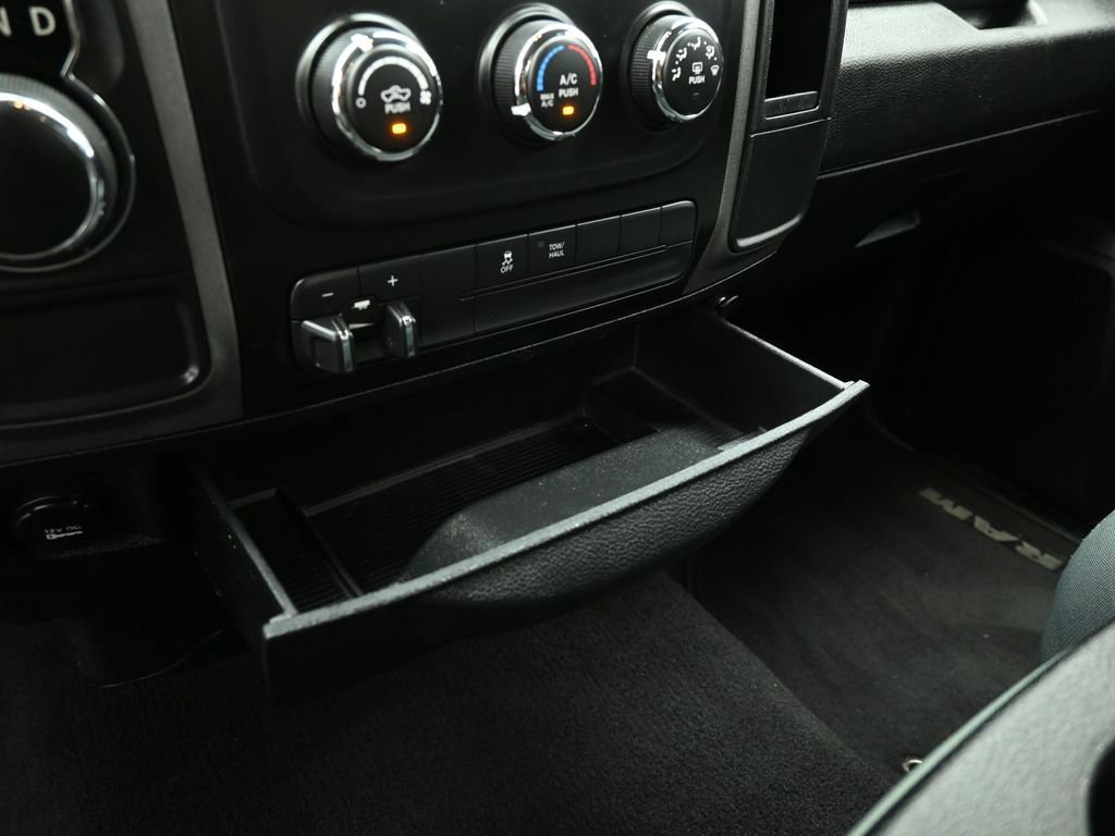 Used 2018 RAM 1500 Express image 44