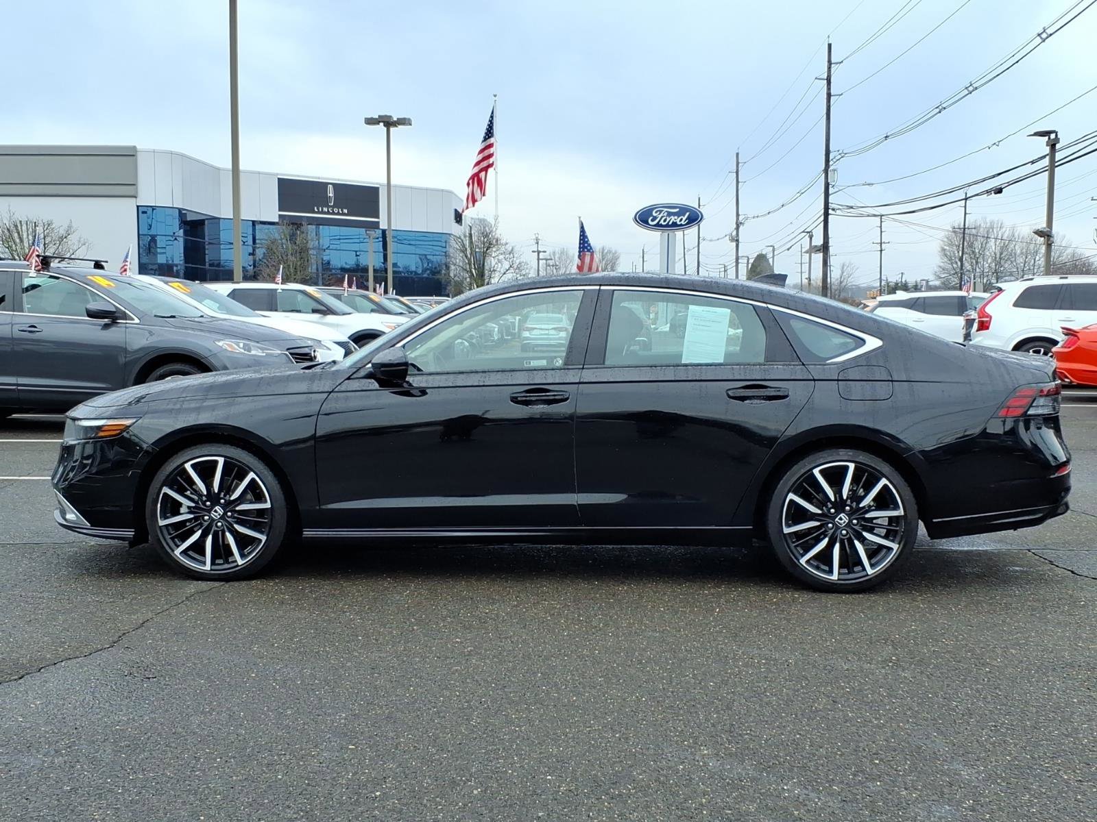 Used 2023 Honda Accord Touring image 4