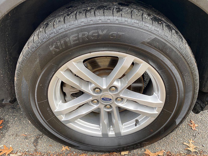 Certified 2023 Ford Explorer XLT w/ Equipment Group 202A image 15