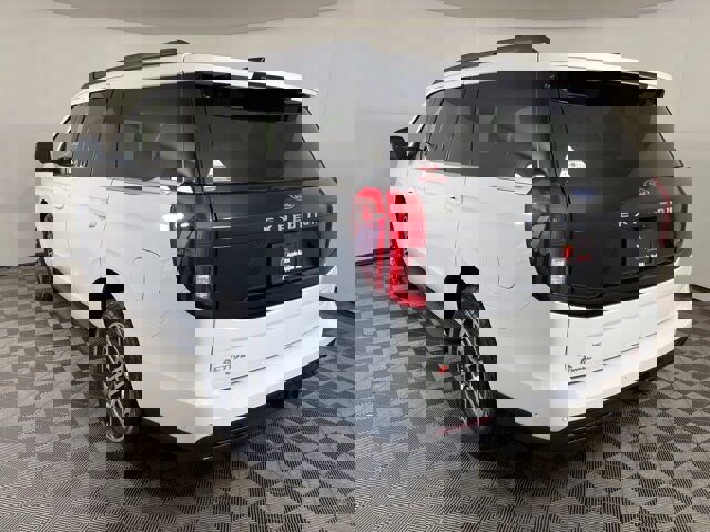 Certified 2025 Ford Expedition Active image 3