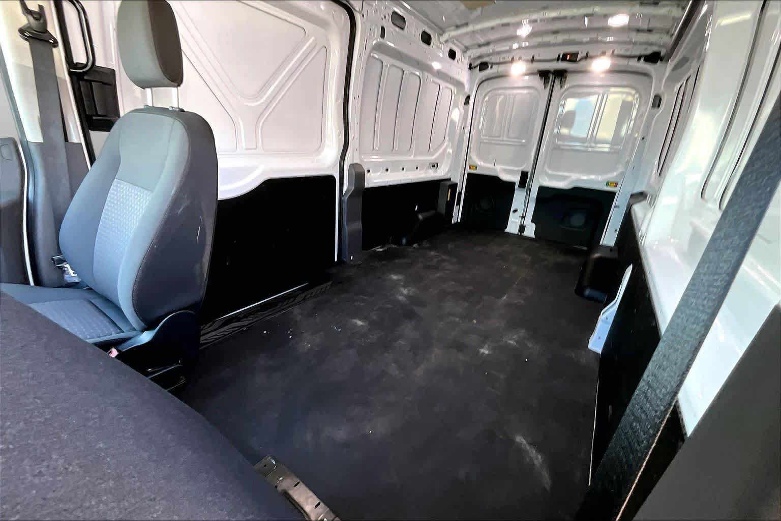 Certified 2022 Ford E-Transit Medium Roof RWD image 20