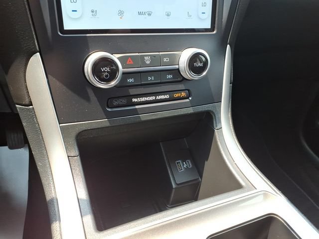 Certified 2024 Ford Edge SEL w/ Convenience Package AWD/4WD image 19