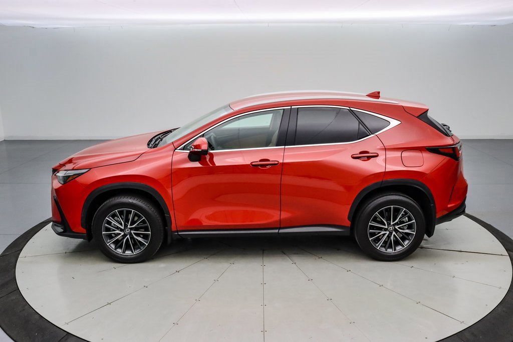 Used 2024 Lexus NX 250 FWD w/ Towing Package (2000 Lbs) image 2