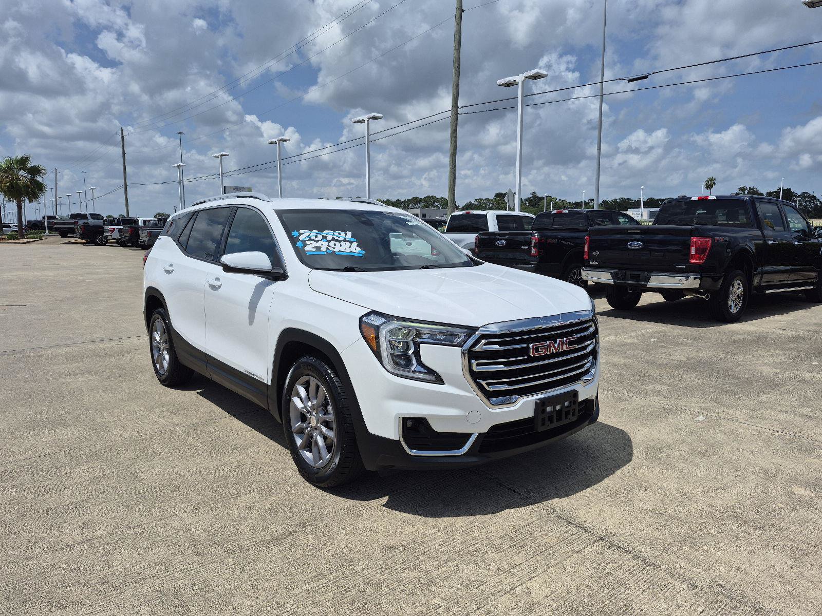 Used 2024 GMC Terrain SLT FWD image 18