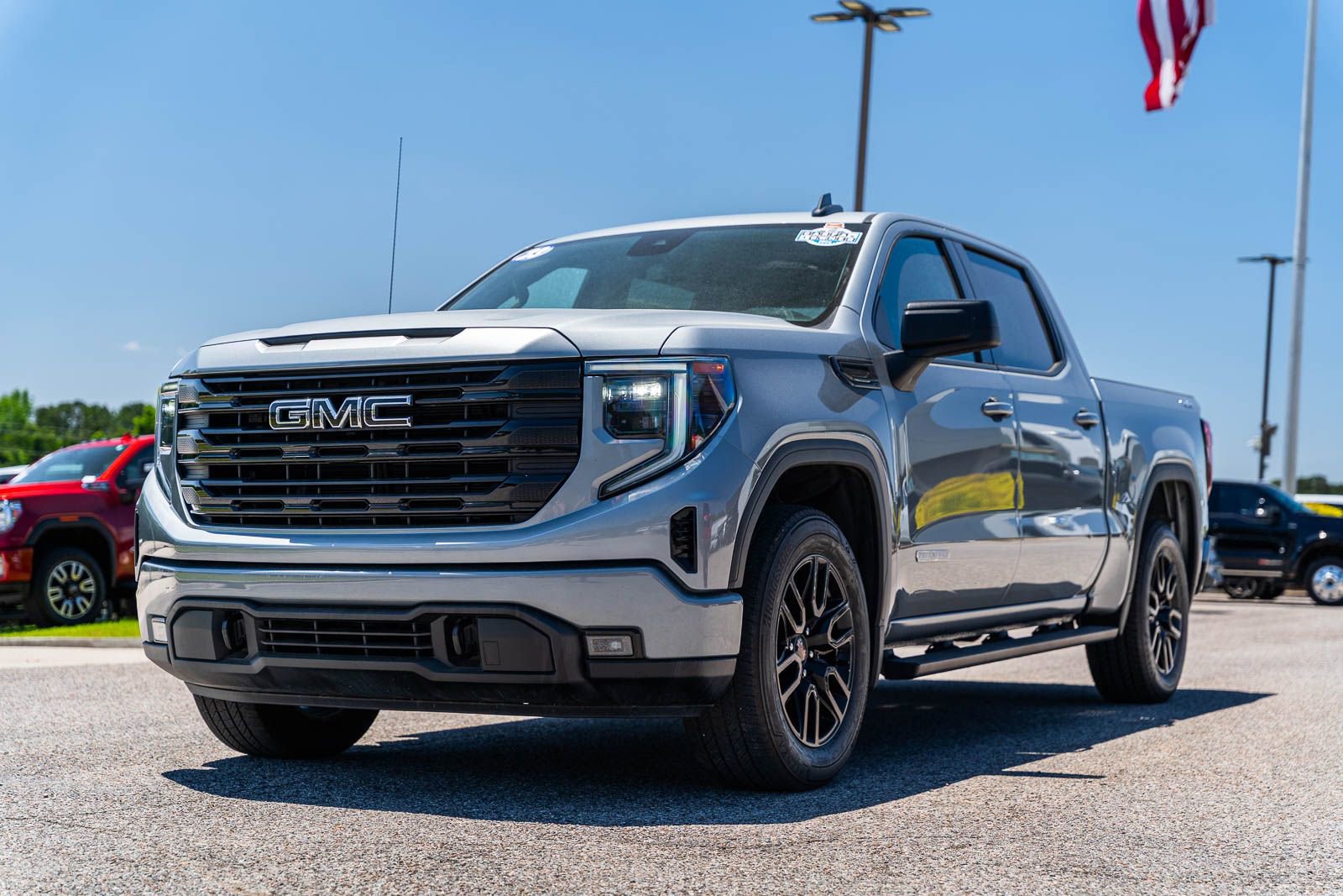 Used 2023 GMC Sierra 1500 Elevation AWD/4WD image 3