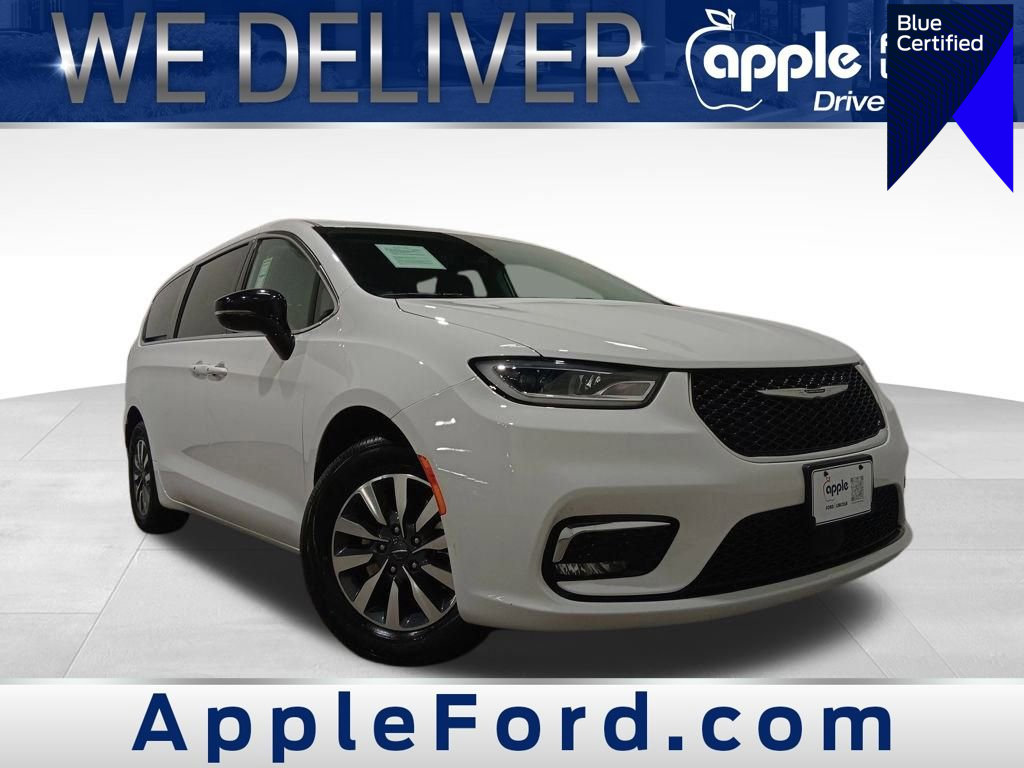 Used 2024 Chrysler Pacifica Select