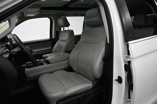 Certified 2025 Ford Expedition Active AWD/4WD image 11