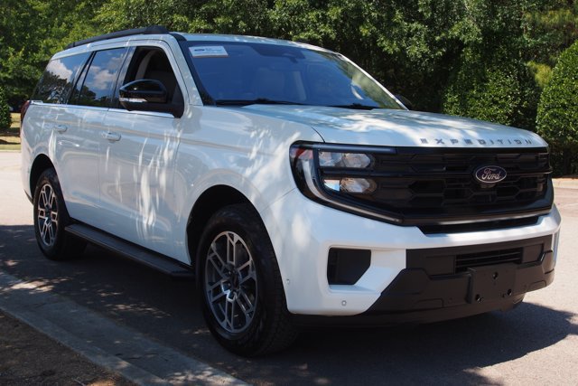 Certified 2025 Ford Expedition Active AWD/4WD image 1