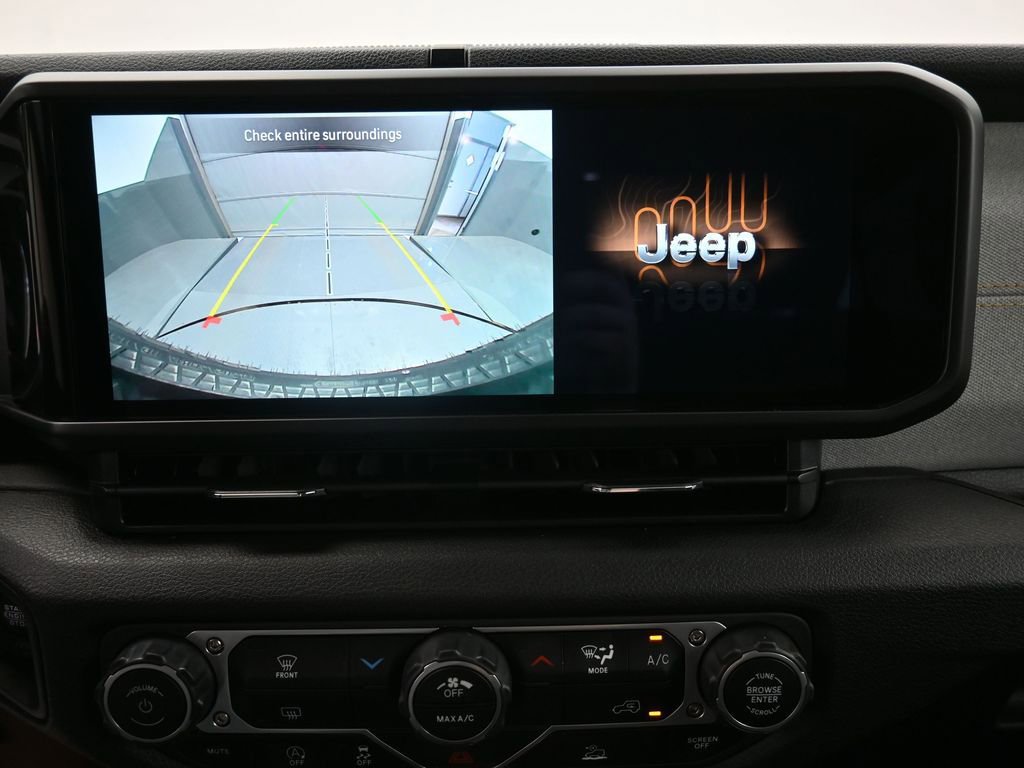 Used 2025 Jeep Wrangler Willys image 4