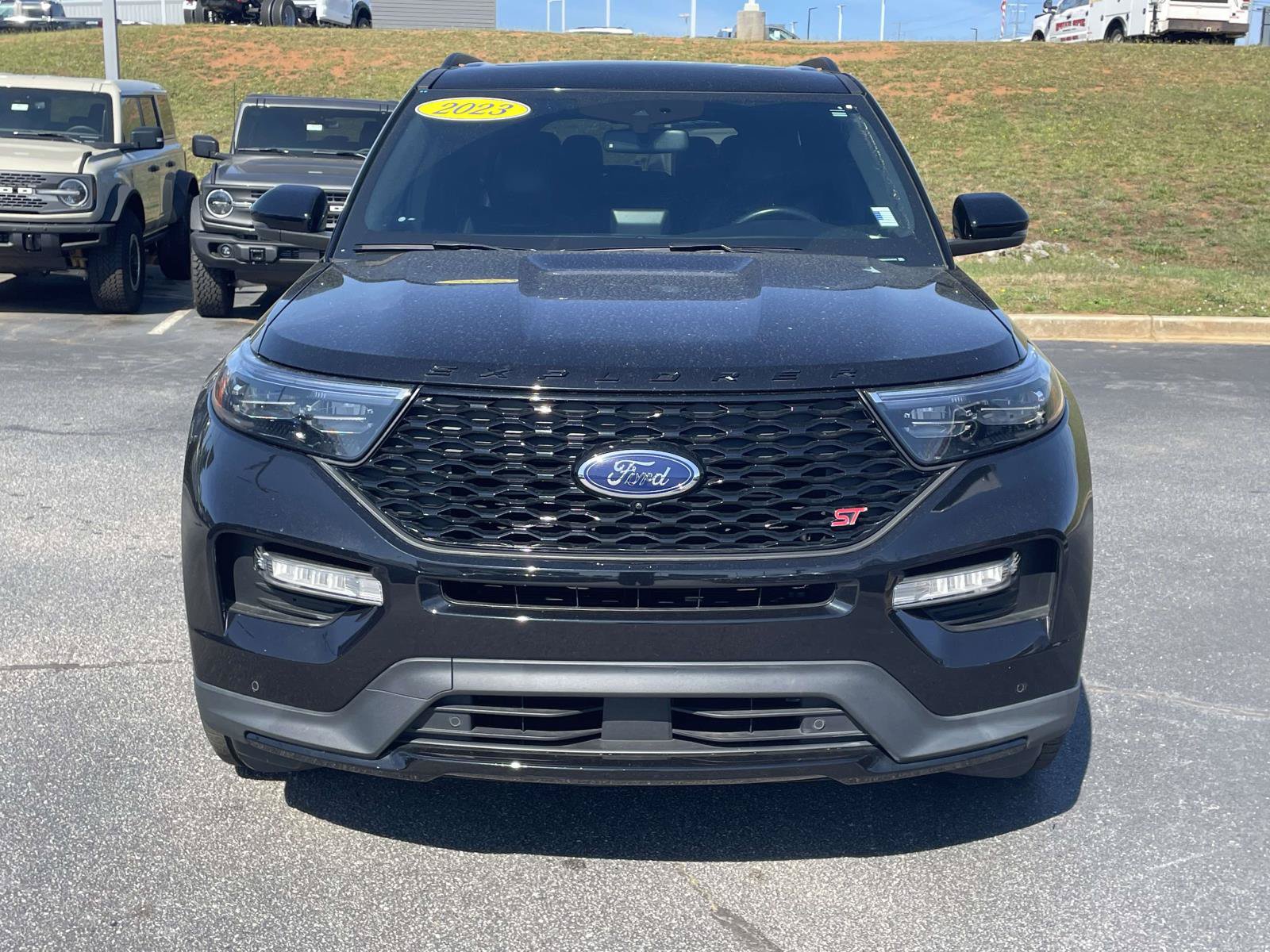 Certified 2023 Ford Explorer ST w/ Equipment Group 401A AWD/4WD image 2
