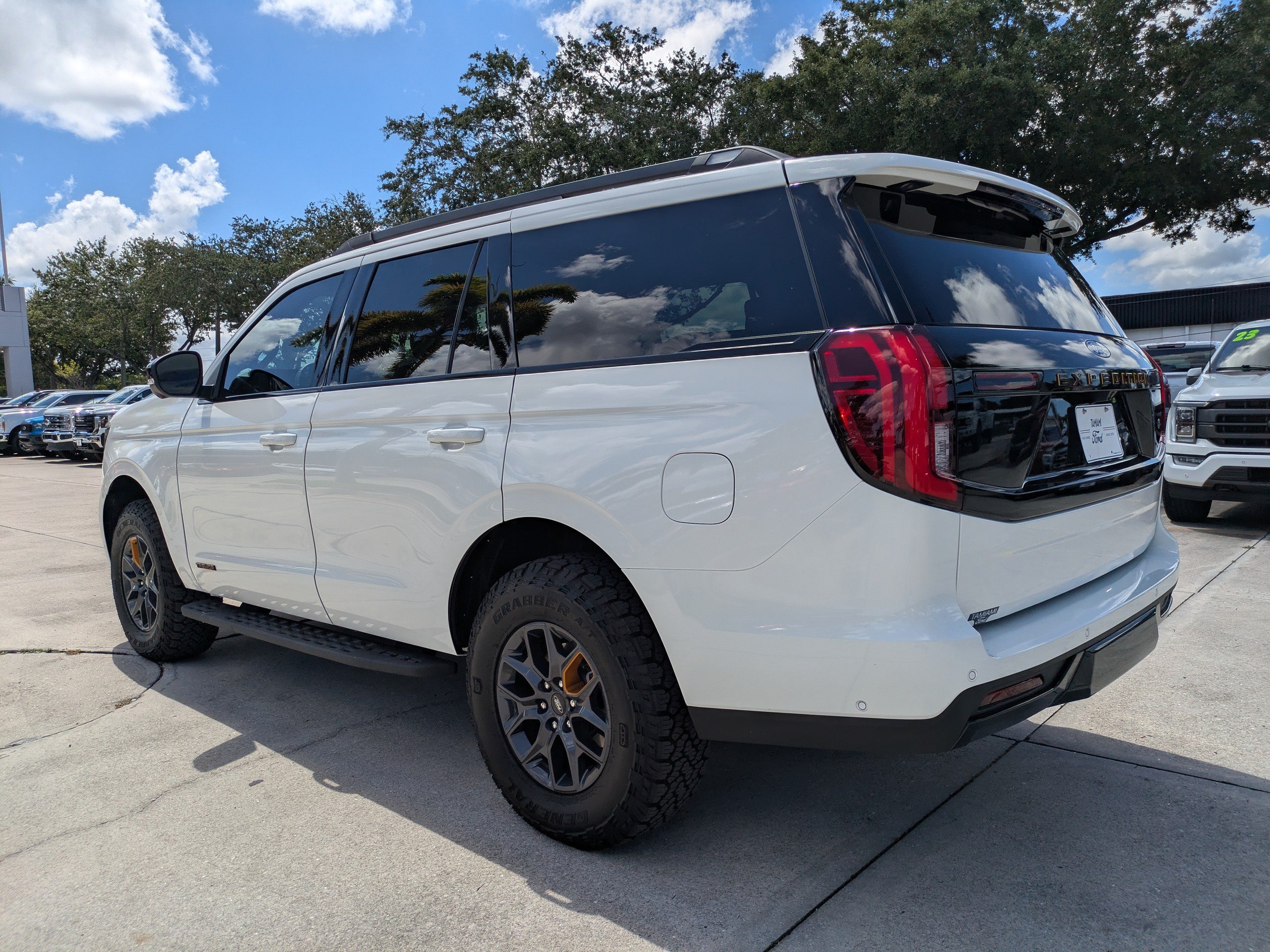 Certified 2025 Ford Expedition Tremor AWD/4WD image 6