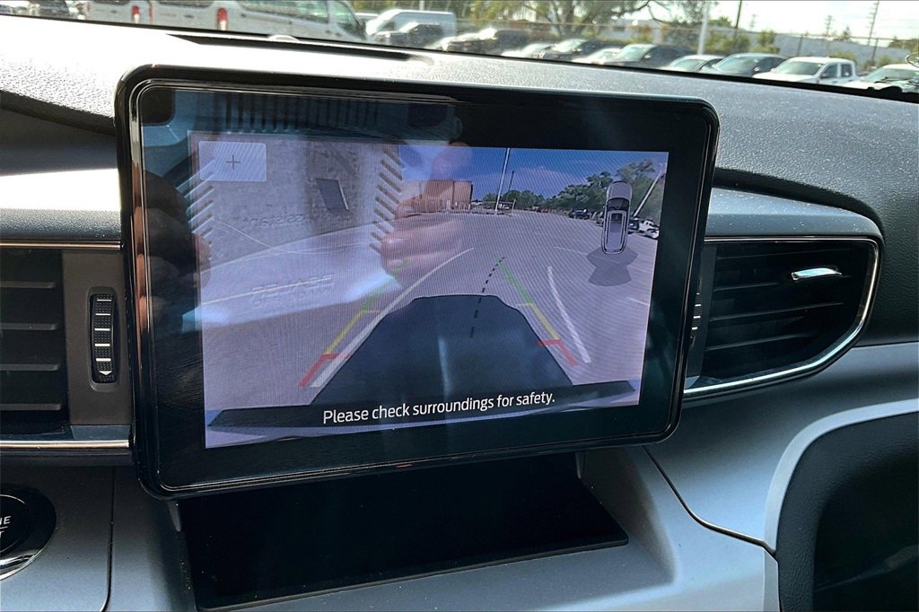 Certified 2022 Ford Explorer XLT w/ Equipment Group 202A image 20