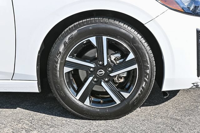 Used 2024 Nissan Sentra SV FWD image 13