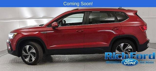 Used 2023 Volkswagen Taos SE image 2