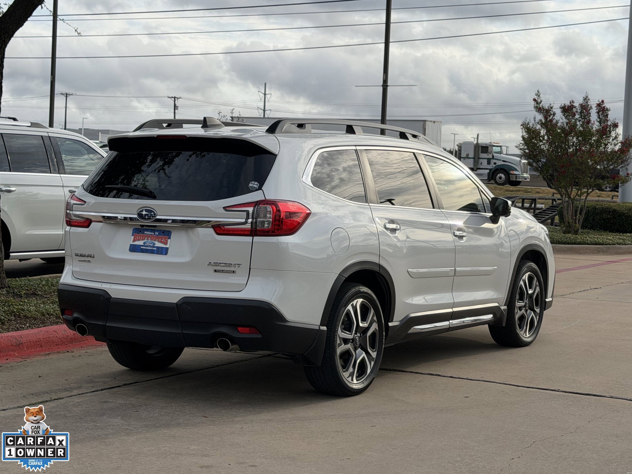 Used 2023 Subaru Ascent Touring AWD/4WD image 4