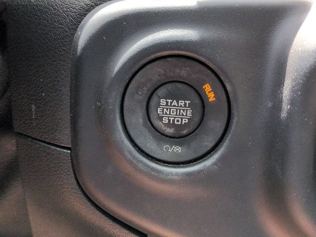 Used 2020 Jeep Wrangler Unlimited Sahara AWD/4WD image 36