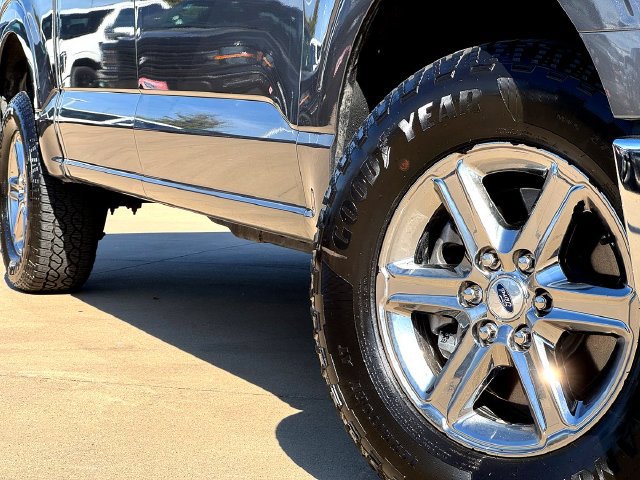 Certified 2025 Ford F150 Lariat w/ FX4 Off-Road Package AWD/4WD image 2