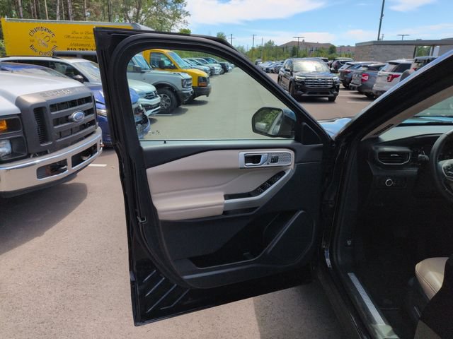 Certified 2023 Ford Explorer Limited w/ Equipment Group 301A AWD/4WD image 29