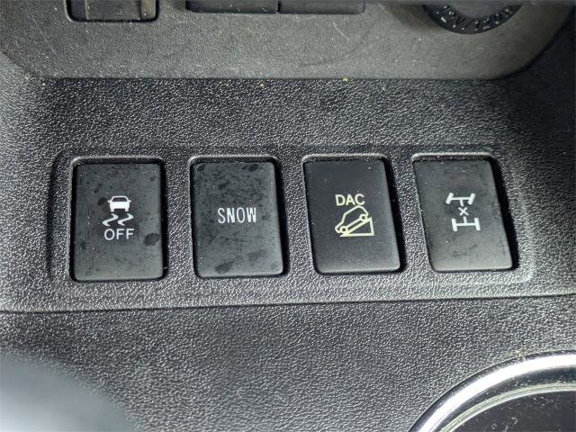 Used 2017 Toyota Highlander LE image 22