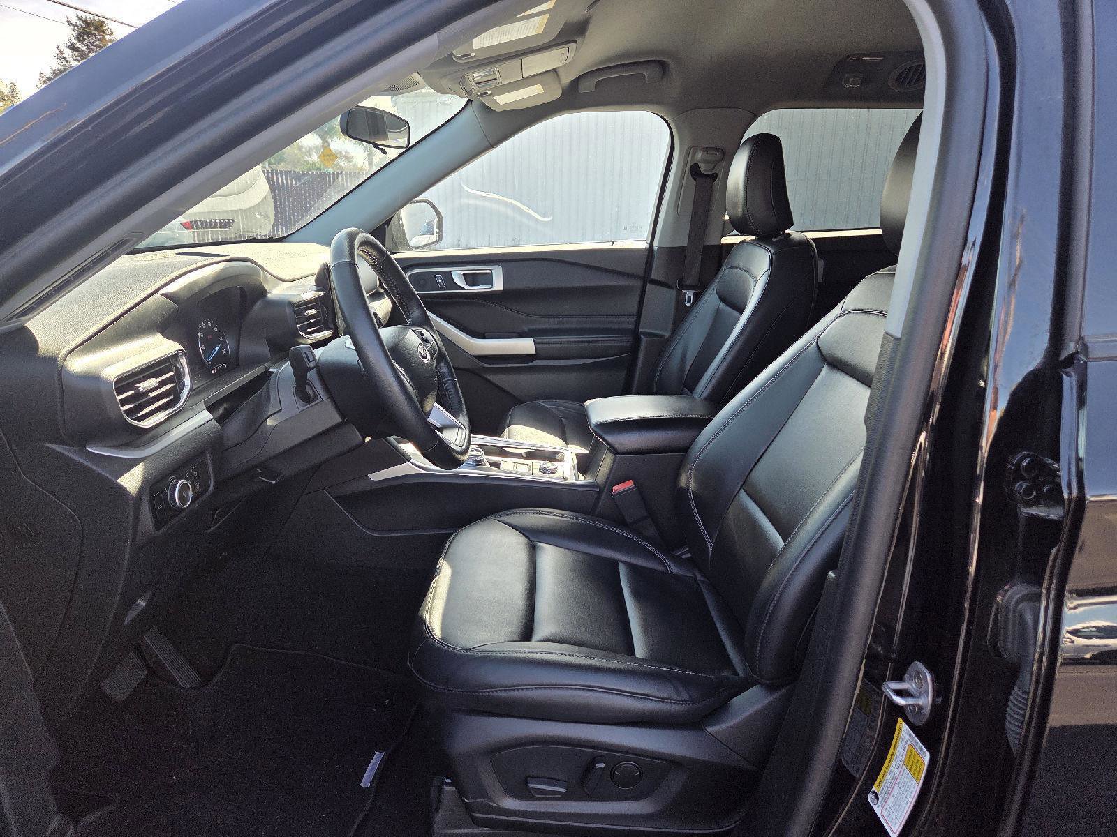 Certified 2023 Ford Explorer XLT w/ Equipment Group 202A image 9