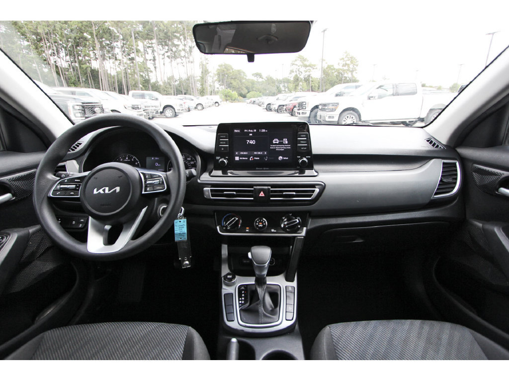 Used 2022 Kia Seltos LX AWD/4WD image 12