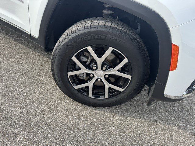 Used 2024 Jeep Grand Cherokee L Limited image 38