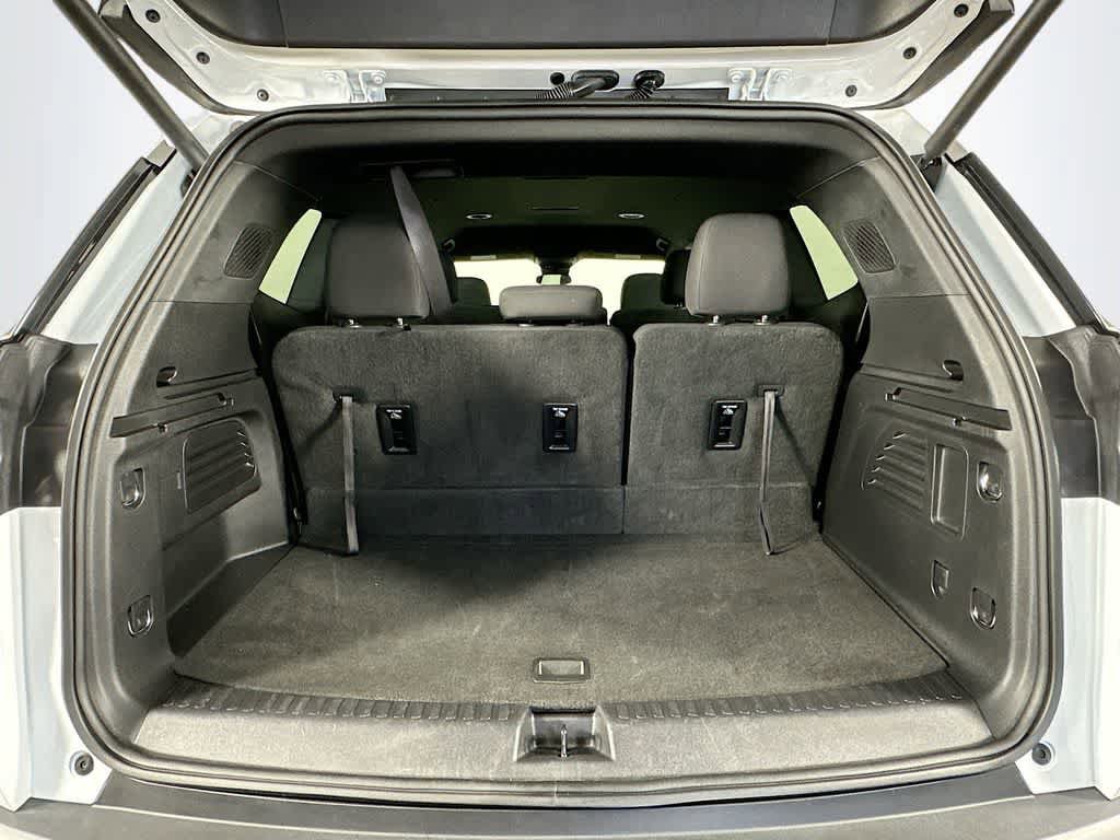 Used 2025 GMC Acadia Elevation FWD image 21
