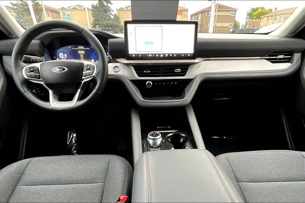 Certified 2025 Ford Explorer Active image 14