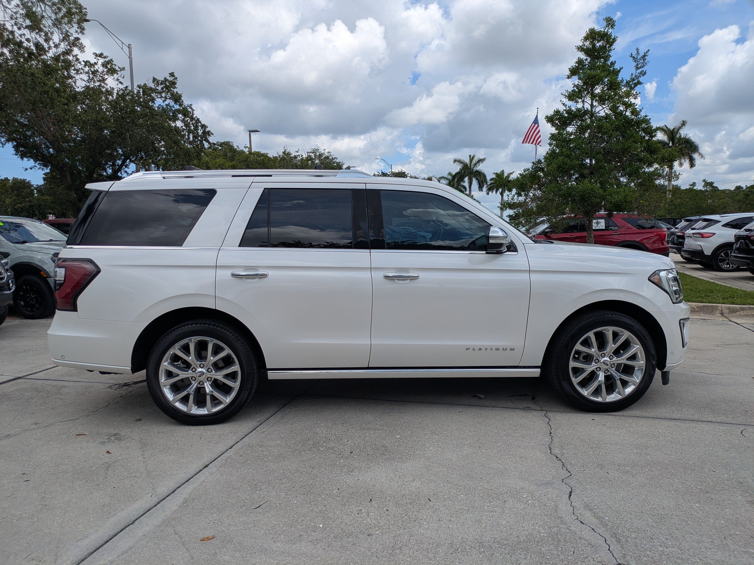 Certified 2019 Ford Expedition Platinum RWD image 3
